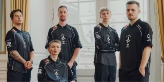 Новая форма Astralis: на джерси команды пропал красный логотип